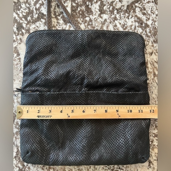 𝅺Luciana Verde Convertible Clutch Snake Print Black Brown - Picture 8 of 10